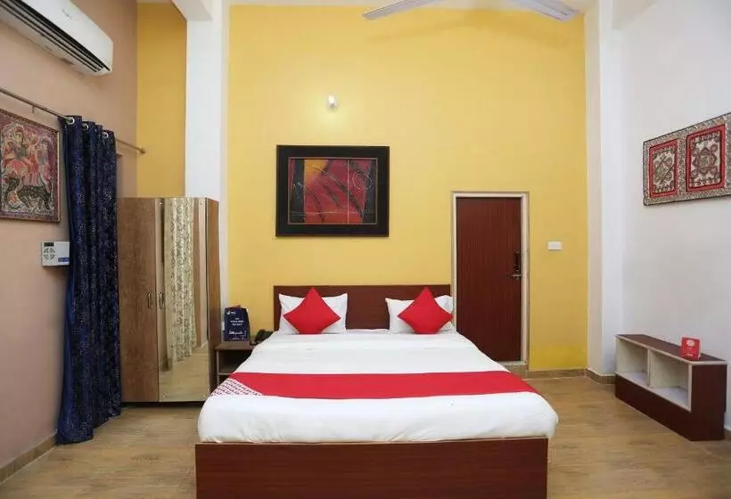 ホテル Super Collection O Sara Grand Near Ram Manohar Lohia Hospital