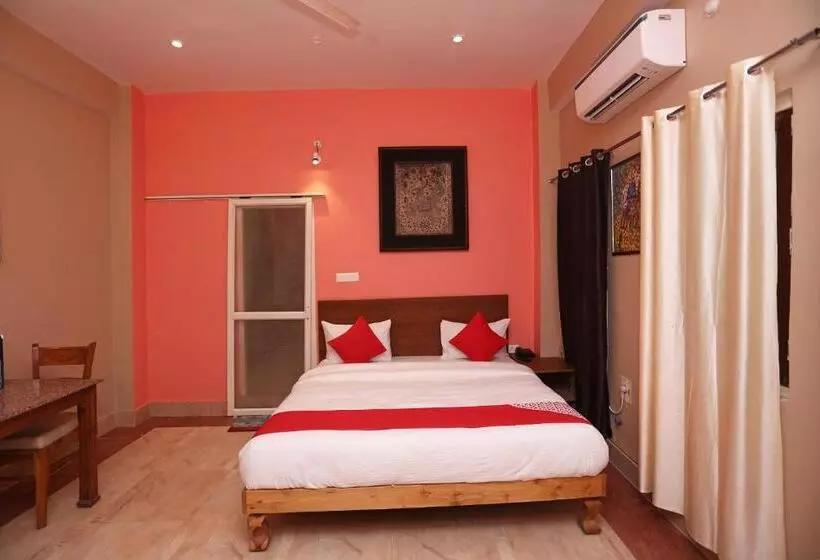 ホテル Super Collection O Sara Grand Near Ram Manohar Lohia Hospital
