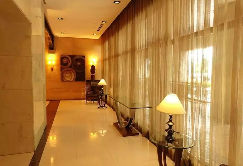 3br Unit At Bgc Forbeswood Parklane