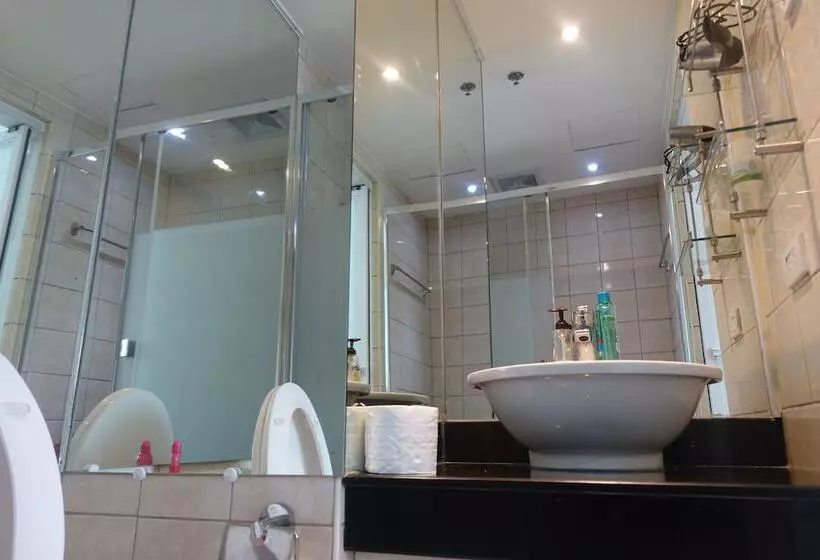 3br Unit At Bgc Forbeswood Parklane