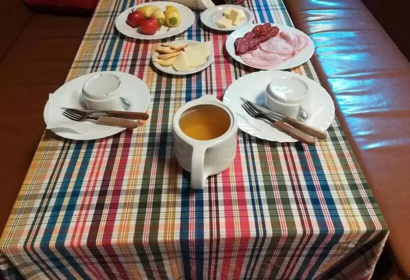 Aamiaismajoitus (B&B) Pavilon Panzió étterem és Pizzéria