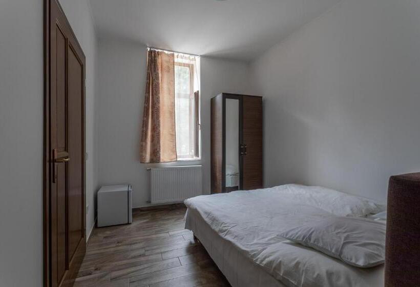 Bed and Breakfast Pavilon Panzió étterem és Pizzéria