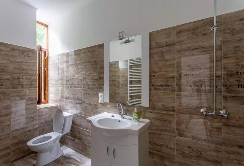 Aamiaismajoitus (B&B) Pavilon Panzió étterem és Pizzéria