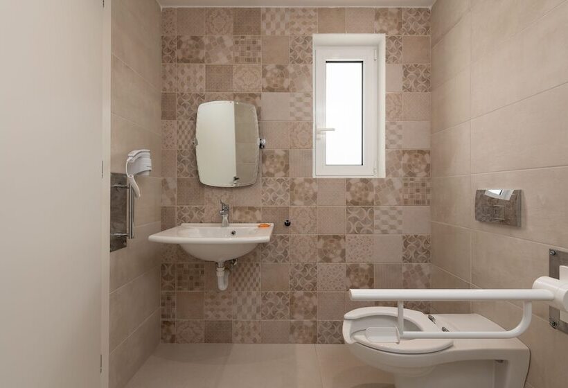 فندق Nama Retreat