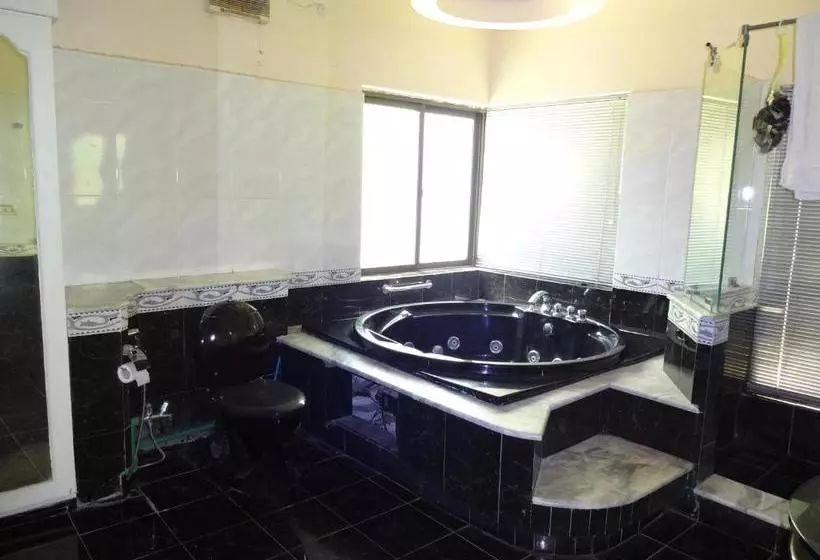 پانسیون Apex Inn Guest House