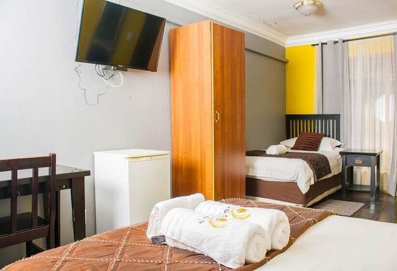 Kings Hotel And Gallery