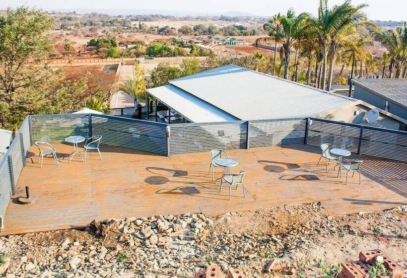 Kings Hotel And Gallery