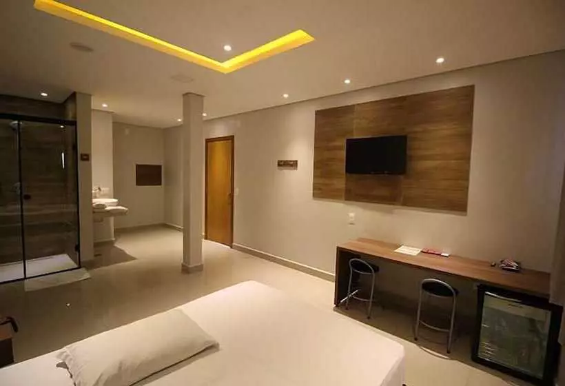 Plaza Motel