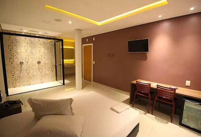 Plaza Motel