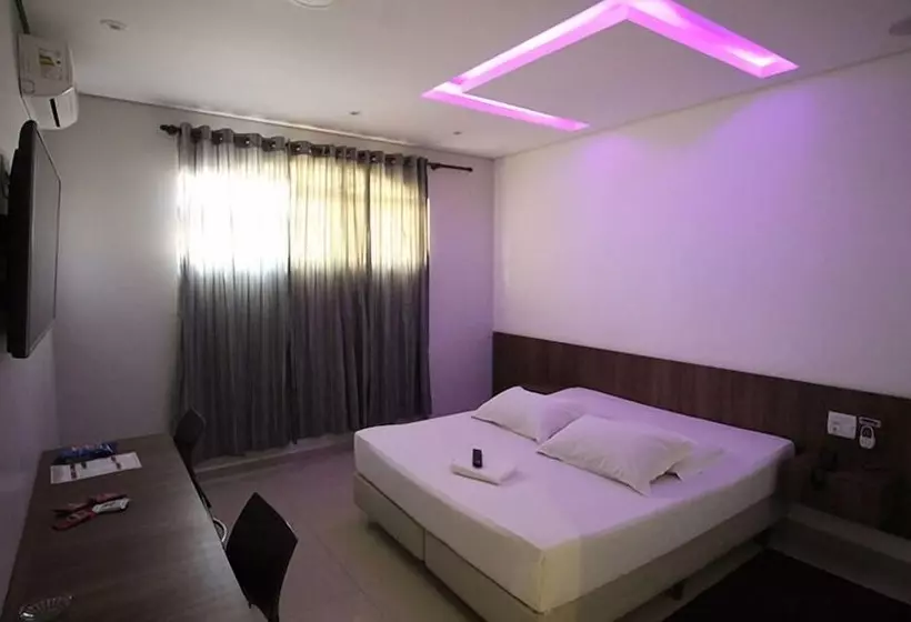 Plaza Motel