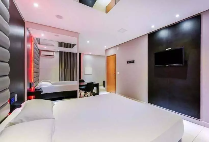 Plaza Motel