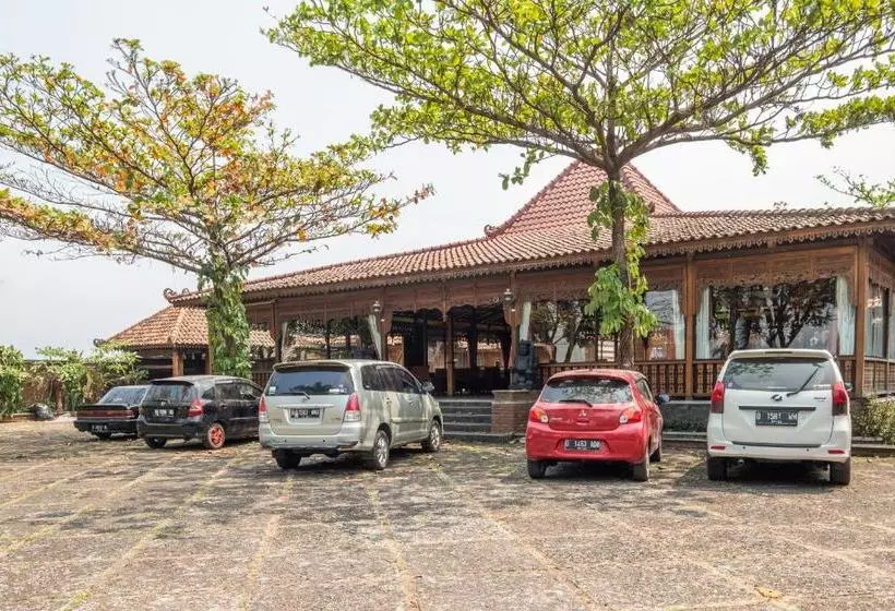 هتل Reddoorz Premium At Joglo Garut Cottage Syariah