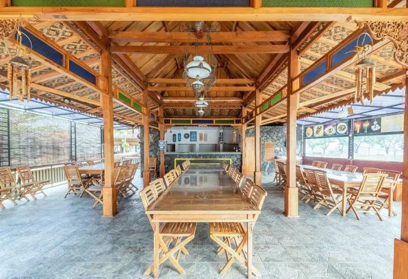 هتل Reddoorz Premium At Joglo Garut Cottage Syariah