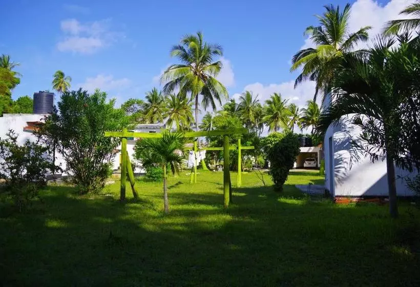 پانسیون Hidden Paradise Beach Cottages Msambweni