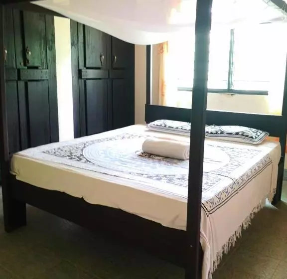 پانسیون Hidden Paradise Beach Cottages Msambweni