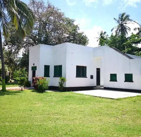 پانسیون Hidden Paradise Beach Cottages Msambweni