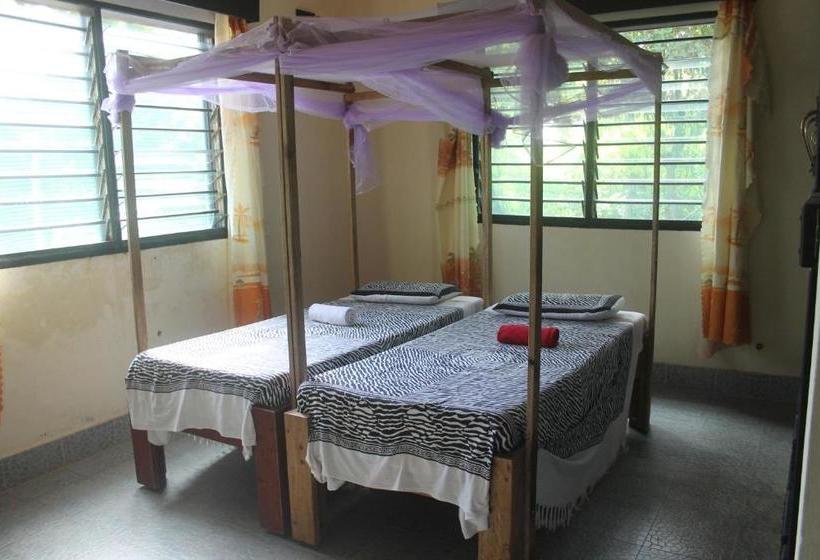 پانسیون Hidden Paradise Beach Cottages Msambweni