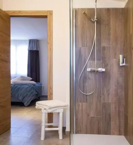 هتل Hirondelle Locanda