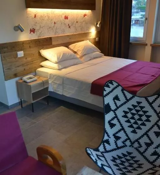 هتل Hirondelle Locanda