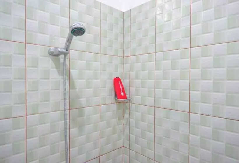 Majatalo Reddoorz Near Taman Makam Pahlawan Tatura