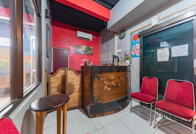 בית מלון כפרי Reddoorz Near Unsika University Karawang