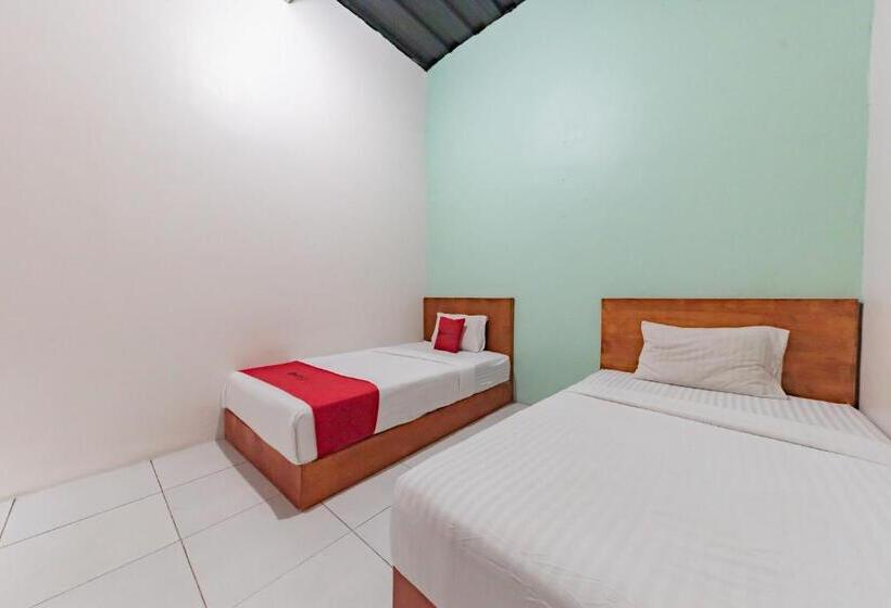 בית מלון כפרי Reddoorz Near Unsika University Karawang