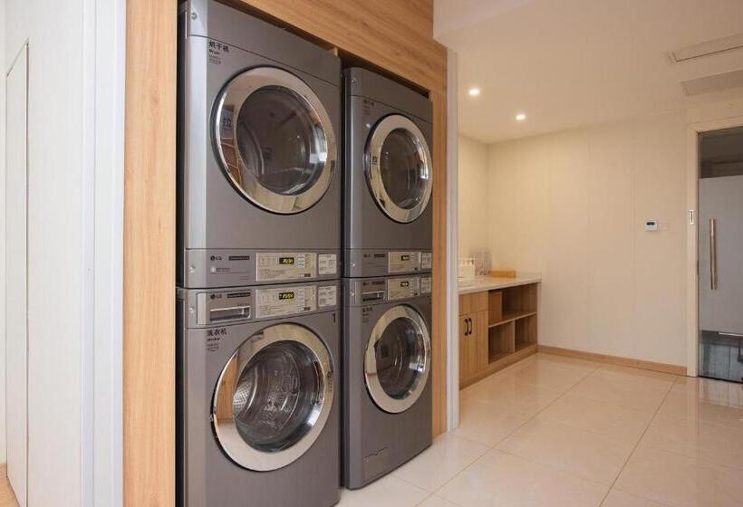 Starway Hotel At Pudong