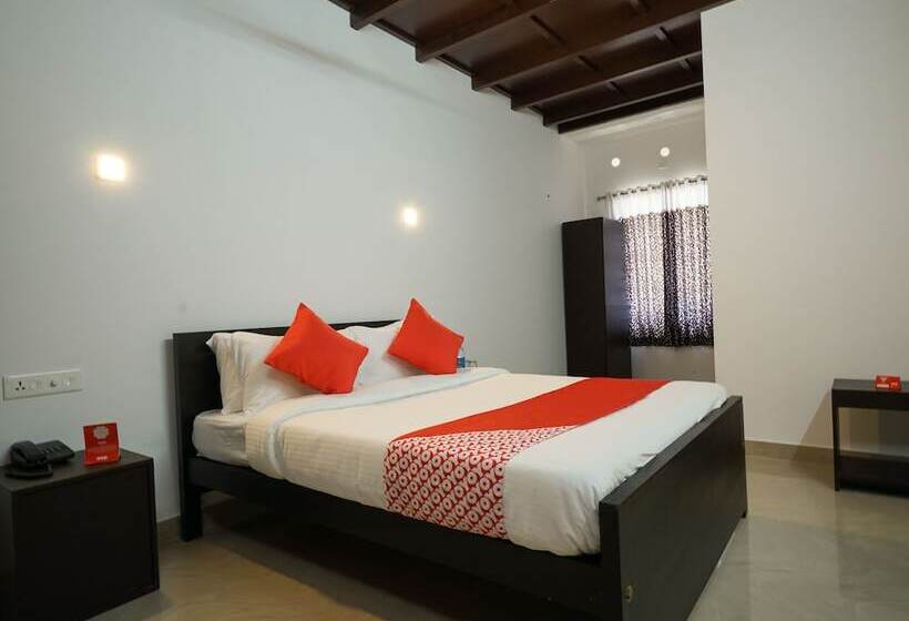 פנסיון Capella Saas Calicut