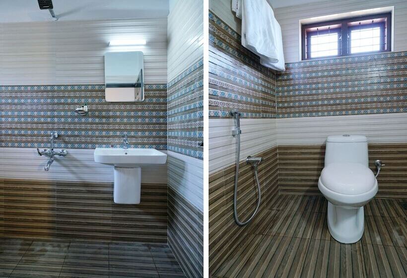 פנסיון Capella Saas Calicut