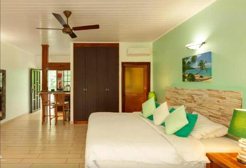 هتل La Digue Selfcatering Apartments