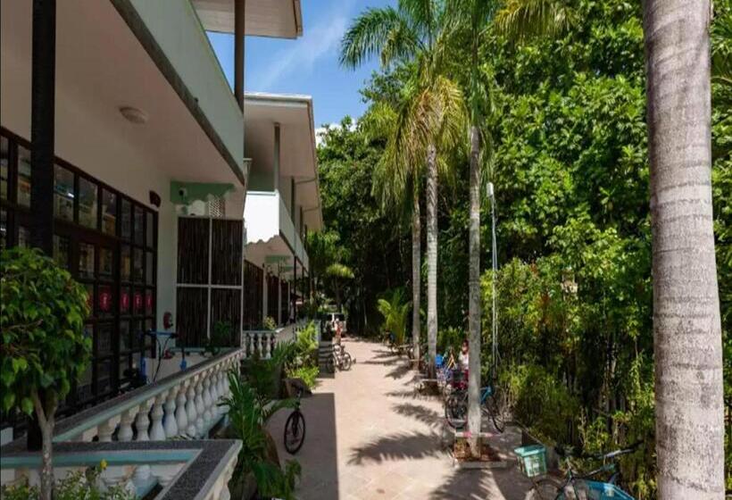 هتل La Digue Selfcatering Apartments