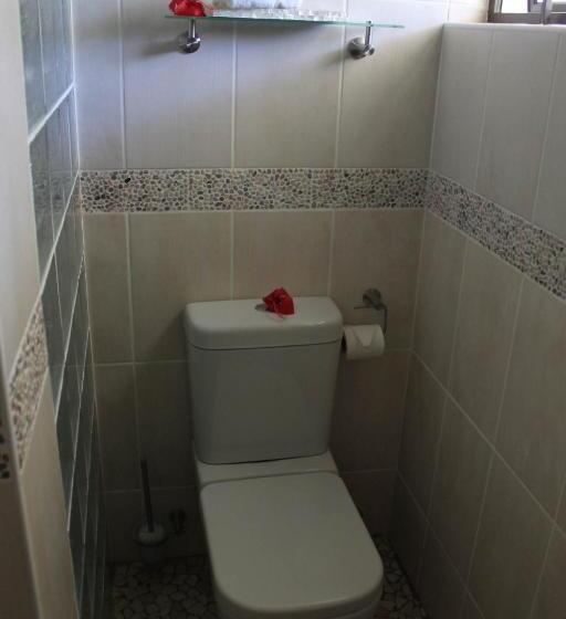 هتل La Digue Selfcatering Apartments