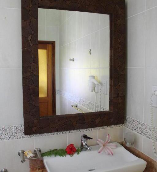 هتل La Digue Selfcatering Apartments