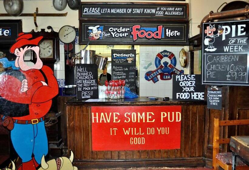 هتل Mad O'rourkes Pie Factory