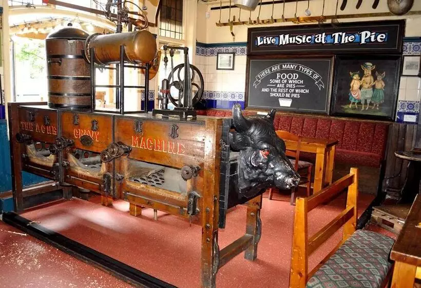 هتل Mad O'rourkes Pie Factory