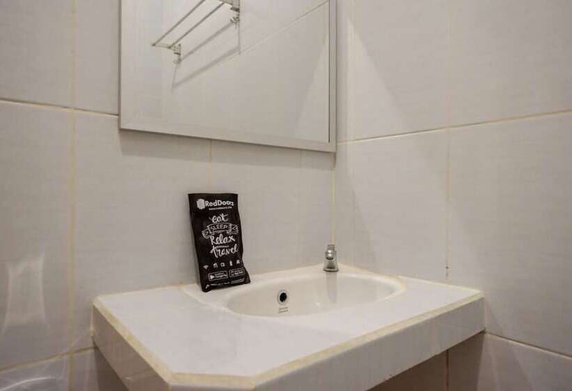 Szálloda Reddoorz @ Losari Area 2