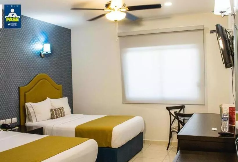 ホテル Maioris Kumate Culiacán