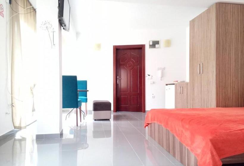 پانسیون Yard House Trpejca