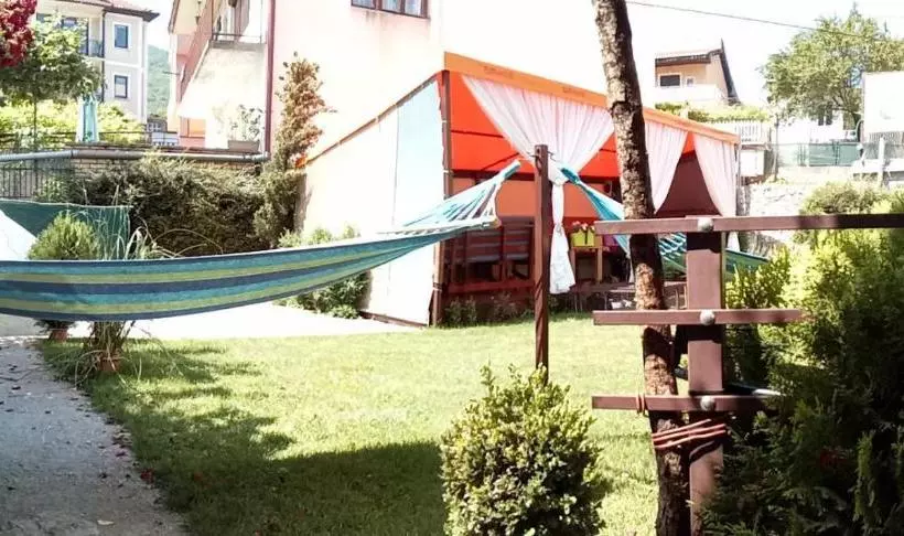 پانسیون Yard House Trpejca