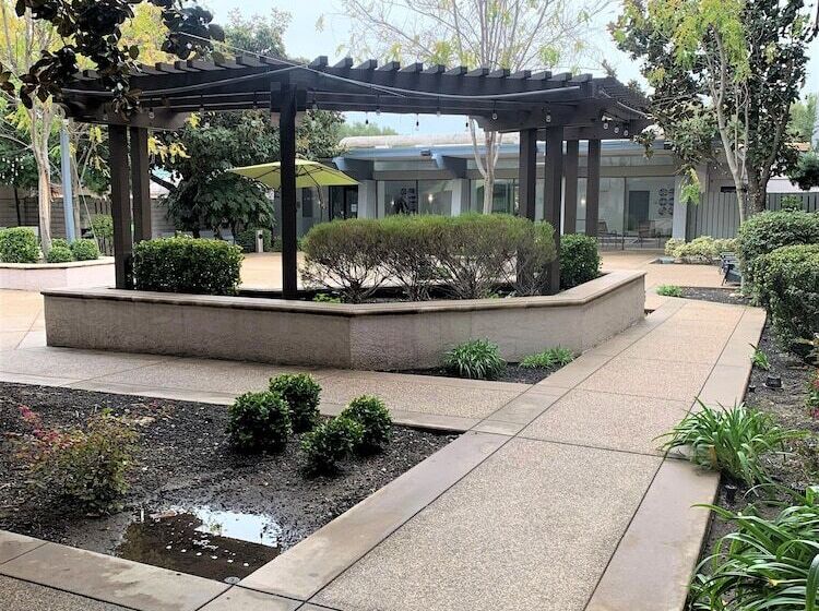 בית מלון כפרי Holiday Inn Dublin Pleasanton, An Ihg