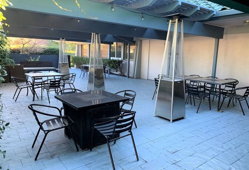 בית מלון כפרי Holiday Inn Dublin Pleasanton, An Ihg