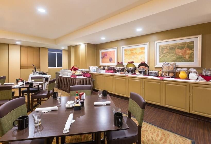 בית מלון כפרי Holiday Inn Dublin Pleasanton, An Ihg