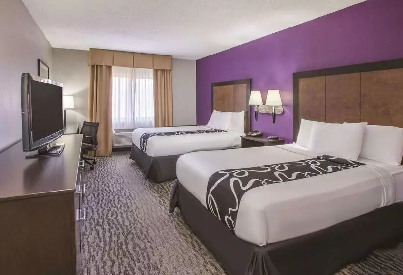 هتل La Quinta By Wyndham Erie