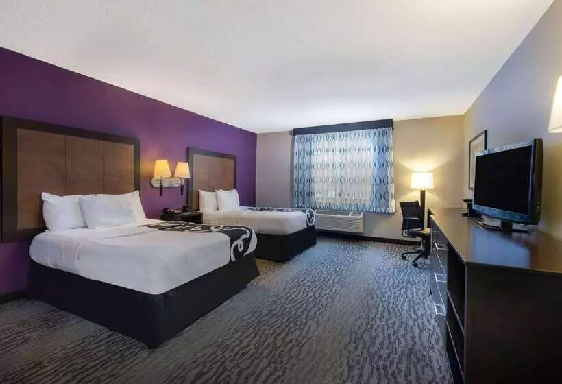 هتل La Quinta By Wyndham Erie