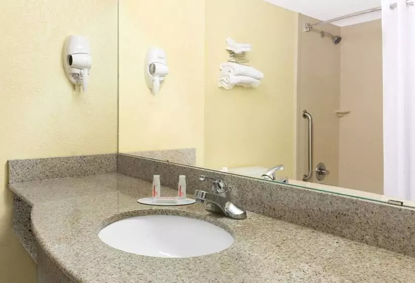 酒店 Super 8 By Wyndham Hattiesburg South