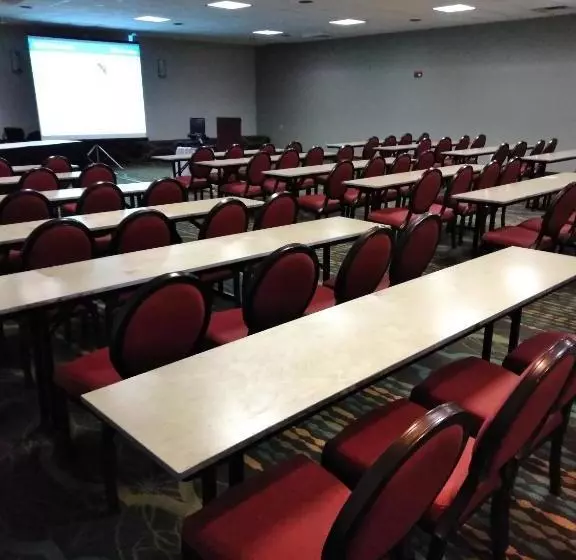 Отель Wyndham Garden Lafayette