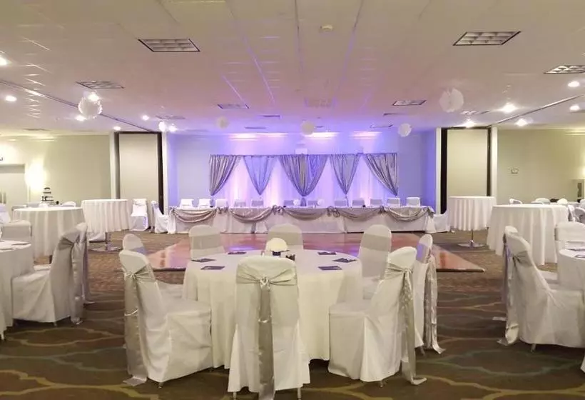 Отель Wyndham Garden Lafayette