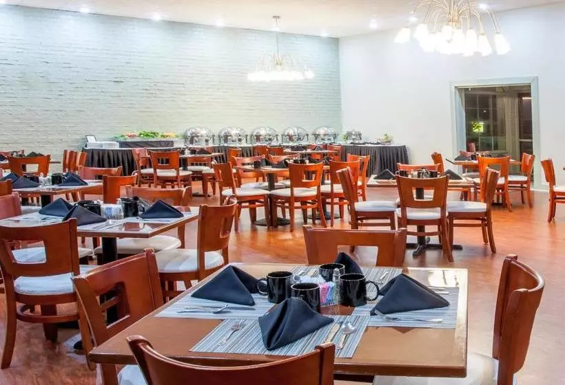 Отель Wyndham Garden Lafayette