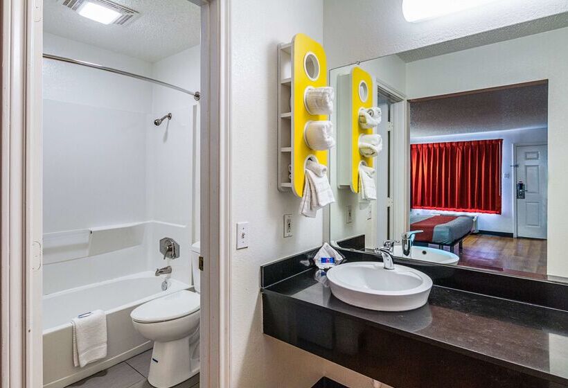 Motel 6 Waxahachie, Tx