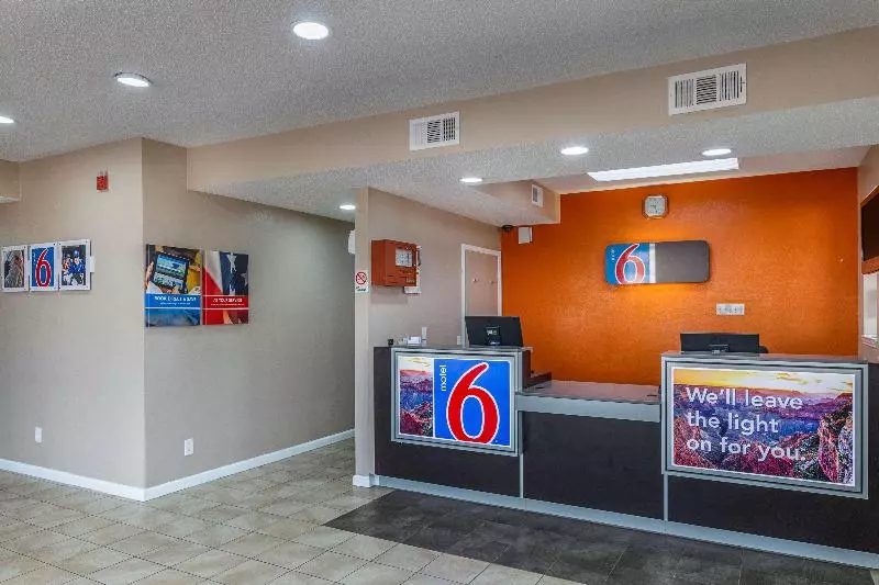 Motel 6 Waxahachie, Tx